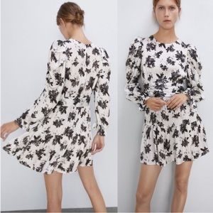 ZARA Floral Satin Puff Sleeve Dress Black White
Blogger Favourite